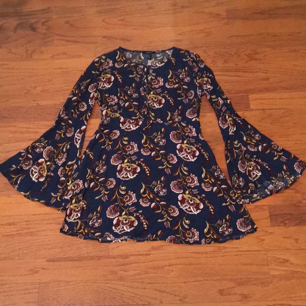 Forever 21 baby floral mini dress bell sleeves